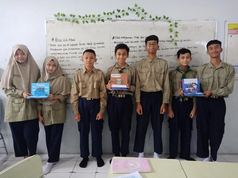 Ada Eintein, Band Hivi, dan Film Keluarga Cemara di Pop-Up Book Siswa Spemdalas