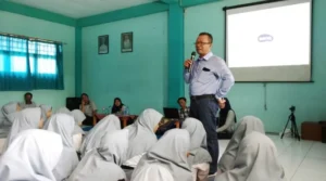 Pembekalan Praktik Kerja, Sekolah Hadirkan Pengusaha