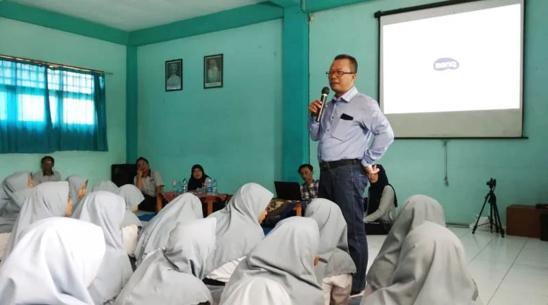 Pembekalan Praktik Kerja, Sekolah Hadirkan Pengusaha
