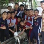 Praktik Pelajaran Kurban Langsung Sembelih Kambing