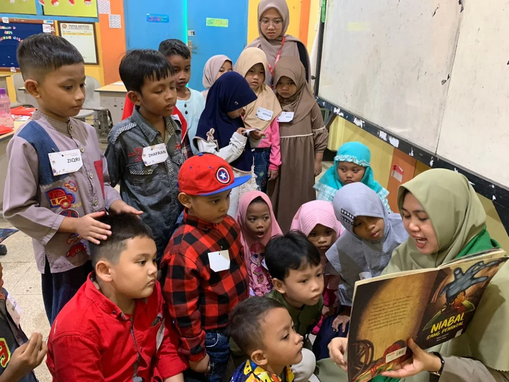 Prasekolah SD Mugres, Ada si Gogo dan si Ulil