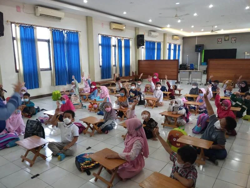 Hari Pertama Preschool, Ternyata Bocah Ini Fasih Omong Inggris