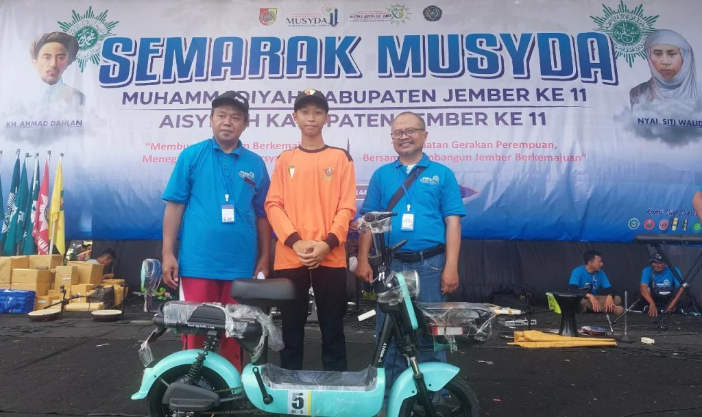 Santrinya Dapat Hadiah Sepeda Listrik, sang Kiai Komentar Begini