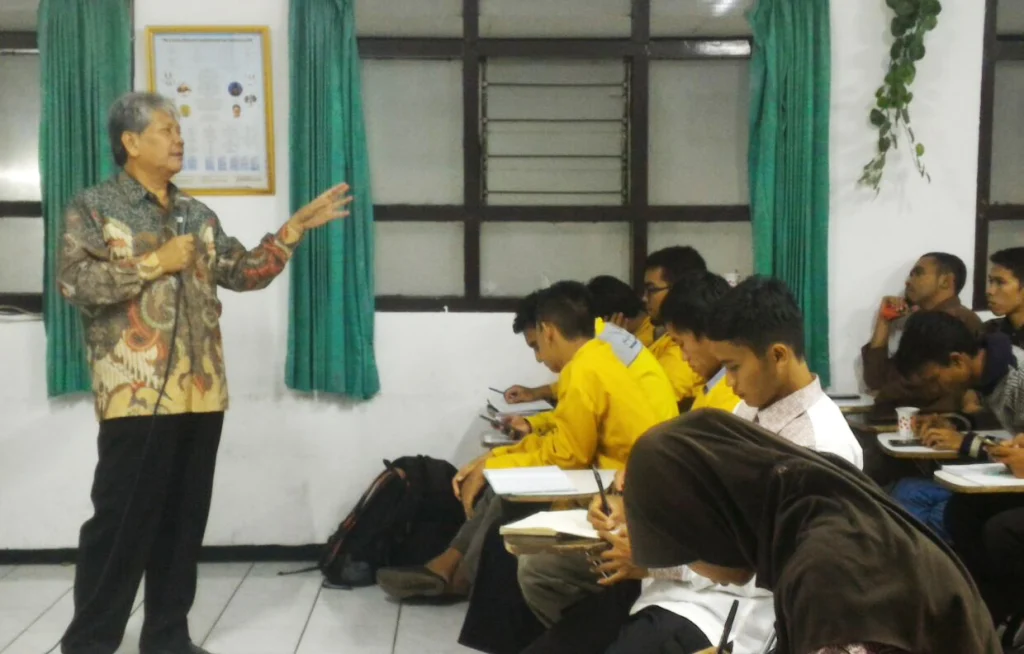 Guru Besar UIN Ini Ungkap Faktor-Faktor yang Membuat Barat Ingin Kuasai Dunia Islam