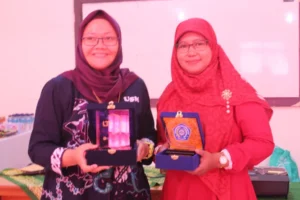 Pusat Bahasa UMSurabaya Jadi Tujuan Studi Banding
