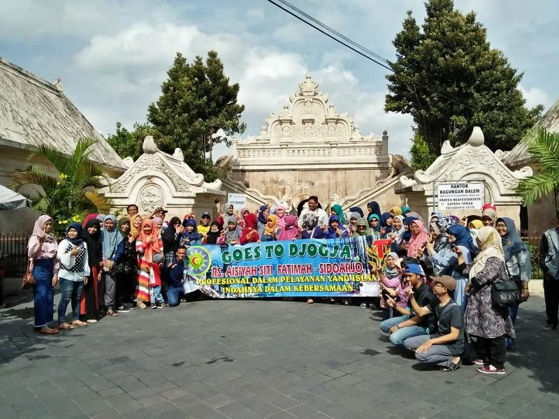 Sukses Akreditasi, Karyawan Rumah Sakit Ini Refreshing Cari Inspirasi