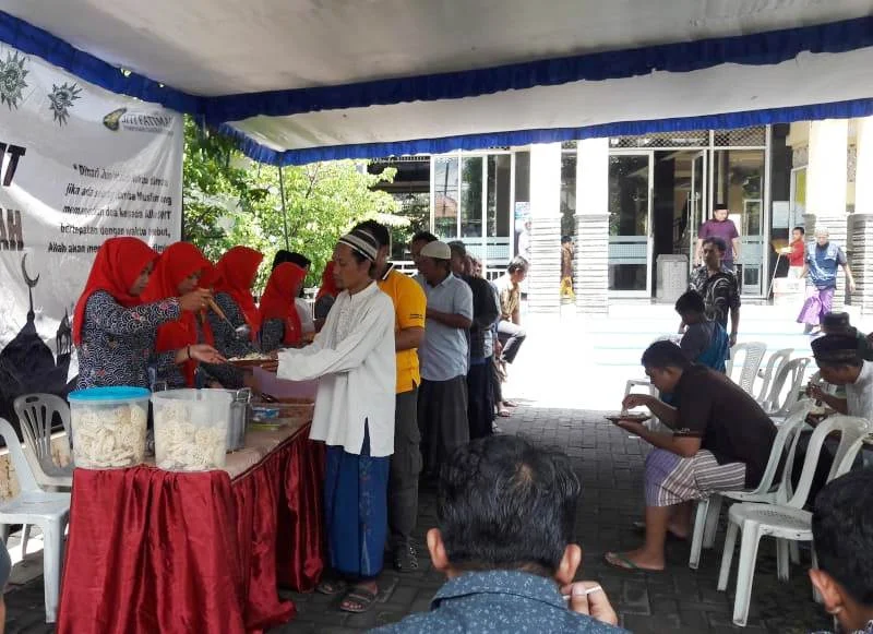 Jumat Berkah, Rumah Sakit Ini Menyediakan Makan Siang Jamaah Masjid