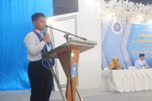Siswa SD Mudabo Bacakan Ikrar Santri dengan Lantang