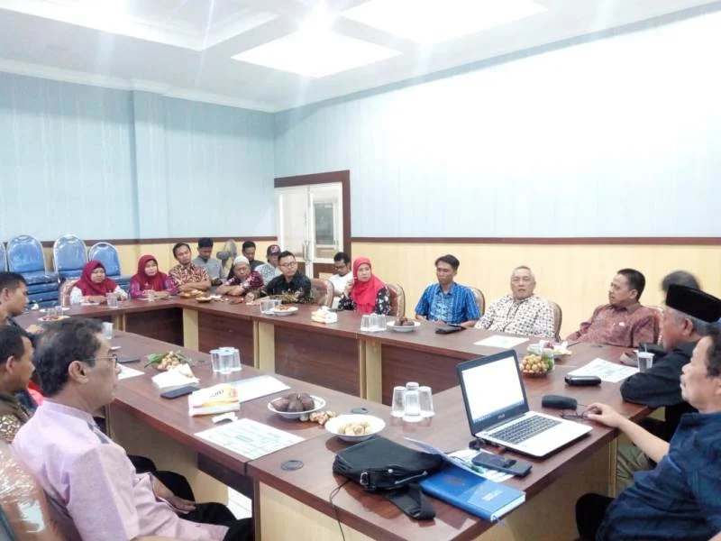 Ahad Depan Seputar Alun-Alun Lamongan Macet, Cari Jalan Alternatif