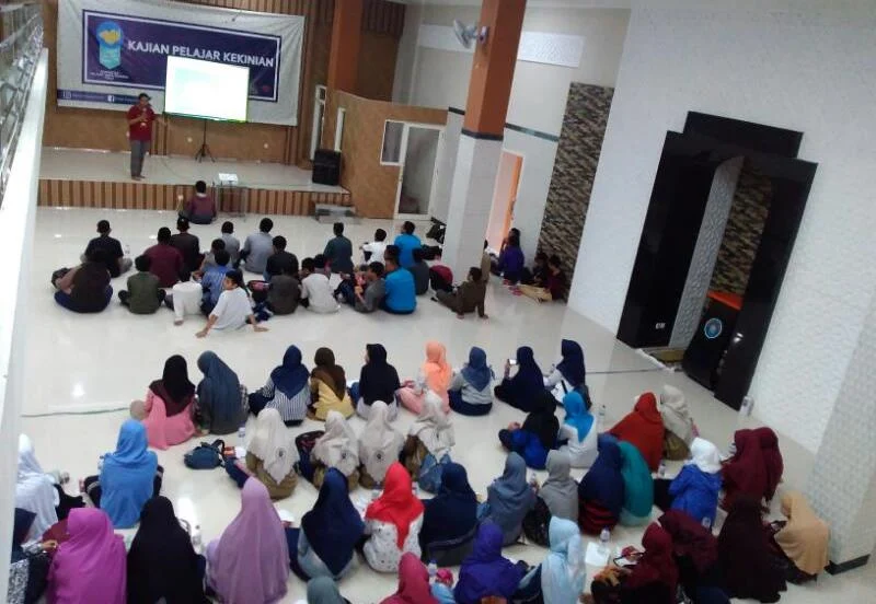 Pacaran Itu Kayak Korupsi, Nikmati yang Bukan Haknya