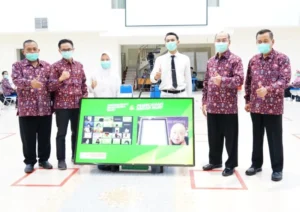 Rekor MURI Diraih UMSurabaya untuk Digital Movement Bantu Lansia