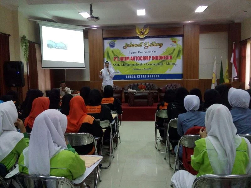 PT Jatim Autocomp Indonesia Tertarik Rekrut Ratusan Siswa SMK Rujukan Nasional