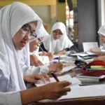 Hanya Enam Jam, Siswa Ini Mampu Resensi Buku Karya Arnold Goldstein