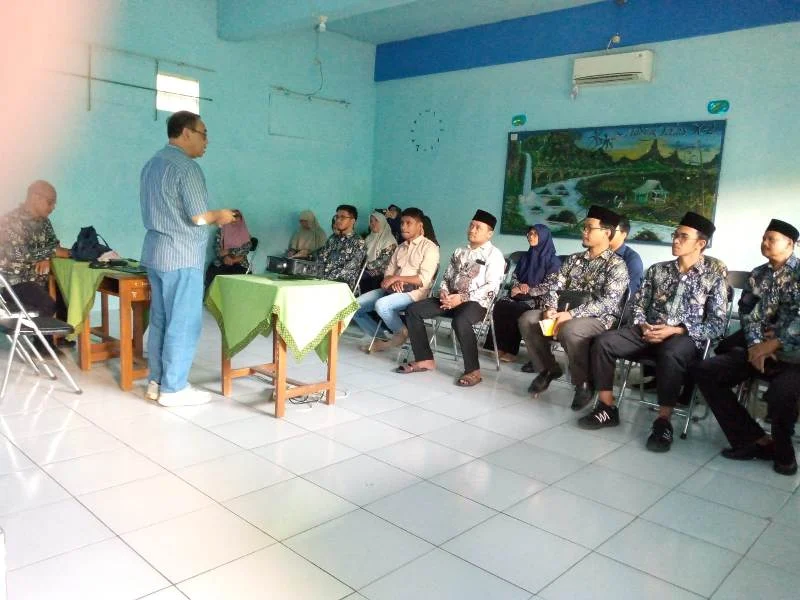 SMAM 1 Kota Pasuruan Reborn, Hadirkan Motivator Nasional di Reuni Guru