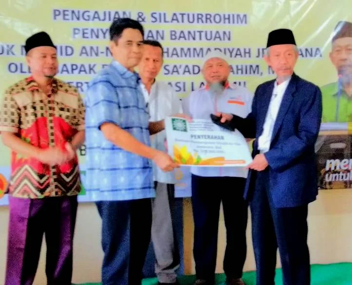 Masjid Jembrana Perlu Renovasi, PWM Jatim Serahkan Infak