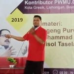 Ada Berita Ditulis Model Joko Sembung Makan Kedondong