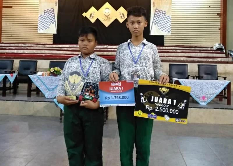 Jauh-Jauh Datang ke Jember, Murid Madrasah Ini Juara 1 Kontes Robot
