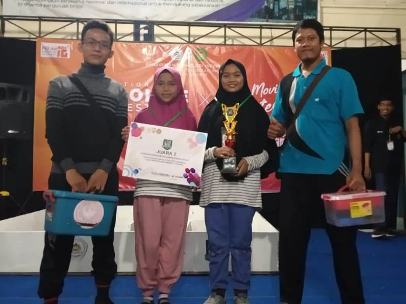 Tim Madtsamuda Sabet Juara Kontes Roboline