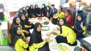 Pesta Rujak di SD Almadany, Sampai Ngiler Pedasnya