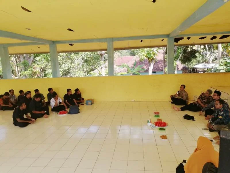 Carilah Ilmu Dunia Akhirat agar Hidupmu Menjadi Lebih Mudah