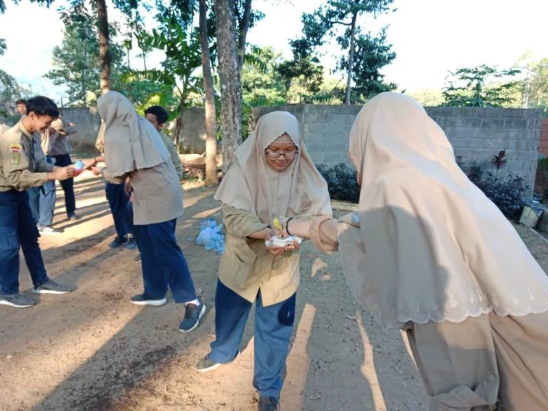 Serunya Bermain Estafet Air di Science Camp, Begini saat Pemain Kecewa