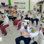 Serunya Pembelajaran Gunakan VR di SD Almadany
