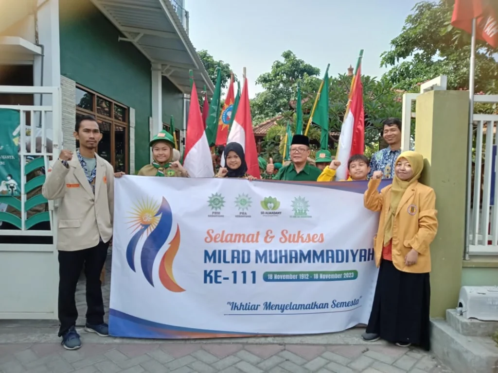 SD Almadany Pawai Peringati Milad Muhammadiyah