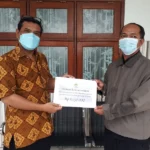 SD Almadany Serahkan Donasi Semeru ke Lazismu