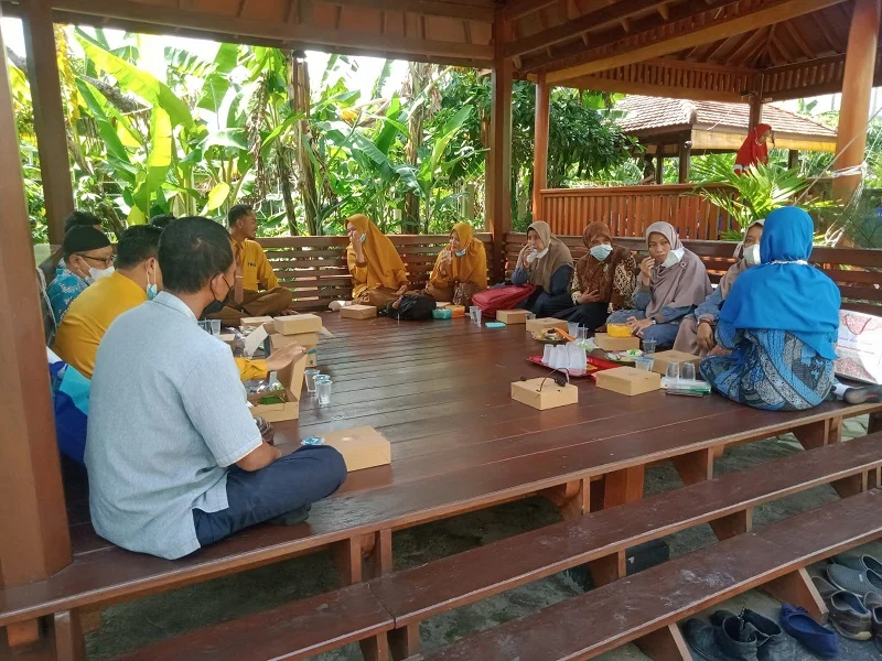 Bertamu ke SD Almadany, SD Muhammadiyah Krian Ingin Bawa Pulang Gazebo