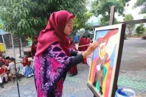 Aksi Eggita Melukis Bung Tomo di Hari Spesial