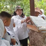 Siswa Berlian School Interaksi dengan Lebah di BBIB Singosari
