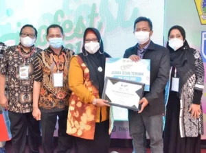 SD Mugeb Raih Juara Stan Terunik GinoFest 2021