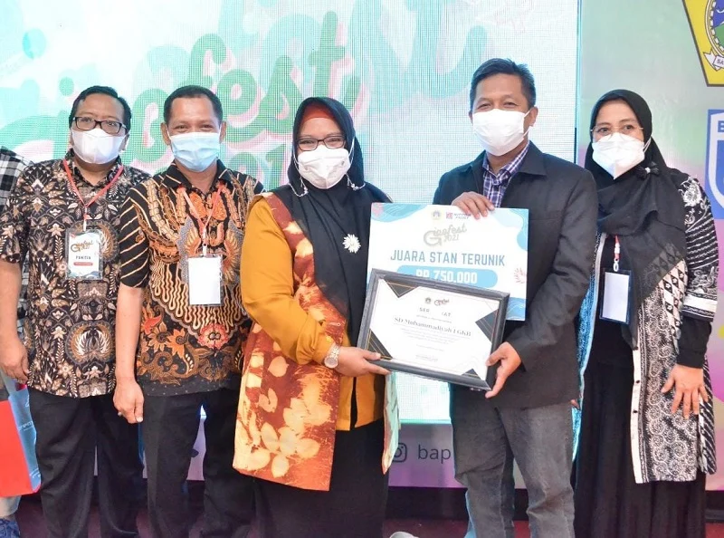 SD Mugeb Raih Juara Stan Terunik GinoFest 2021