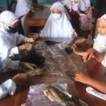 Siswa SD Muhsida Pelajari Alat Pernapasan pada Ikan