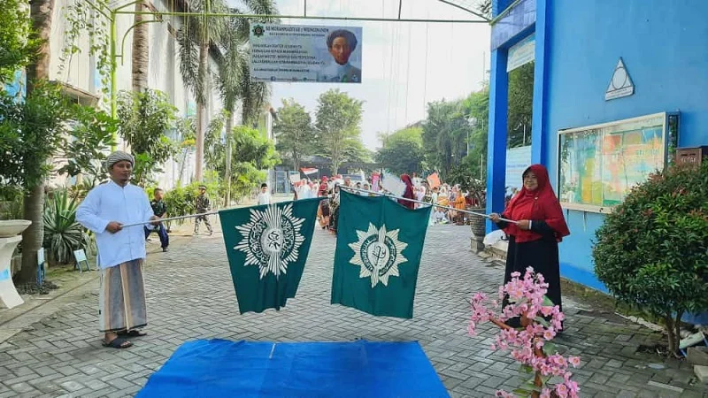 Saat Guru dan Siwa SD Muwri Wajib Berkostum Pahlawan