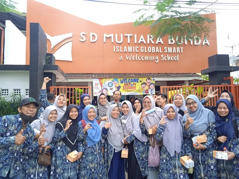 Sekolah Kreatif Baratajaya Silaturrahim Edukasi Tiga Sekolah di Bandung, Ini yang Dipelajari