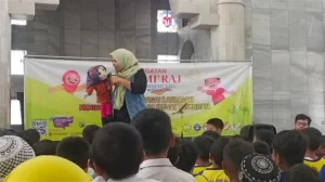 Ada Boneka Cantik di Peringatan Isra Mikraj SDM 18 Surabaya