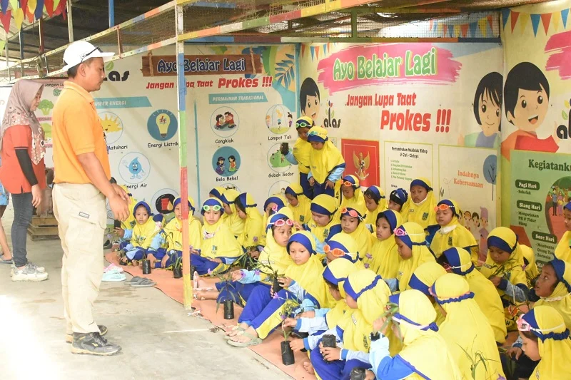 Asyiknya  Outbound Siswa SD Muhammadiyah 18 Surabaya