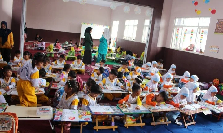 Sekolah Kreatif SDM 19 Rogojampi Menggelar Lomba Mewarnai