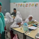 Ada Kelas Doktor Mengajar di Sekolah Inovatif Surabaya Ini