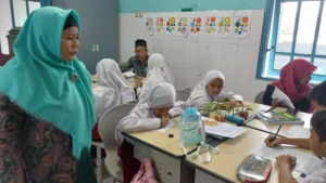 Ada Kelas Doktor Mengajar di Sekolah Inovatif Surabaya Ini