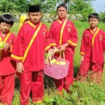 SD Muhita Panen Jambu Biji, Ada yang Salah Petik