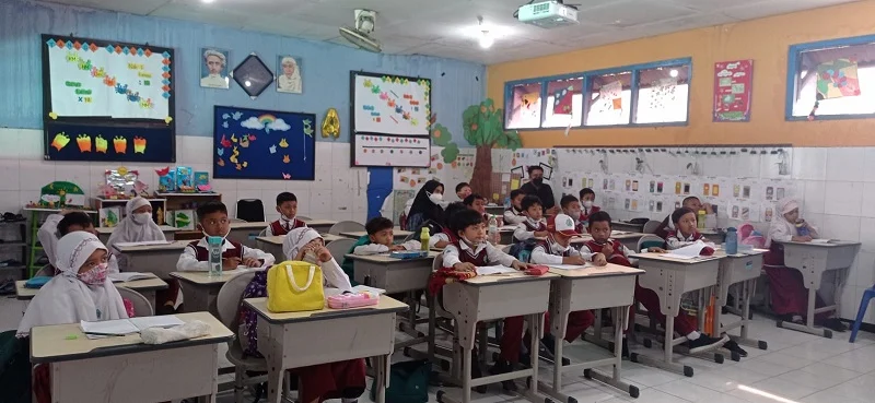 Peringati Maulid, Siswa SD Mumtaz Nonton Film Kisah Nabi