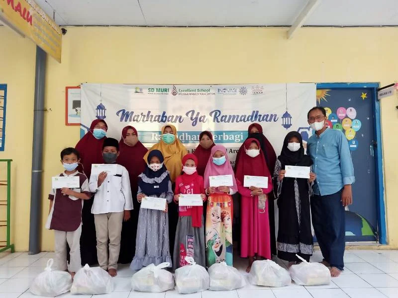 Ramadhan Berbagi SD Muri Sebarkan Bahagia Warga Dhuafa