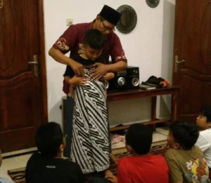 WhatsApp Musix English Camp Diserbu Emak-Emak