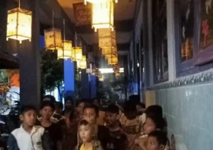 SD Mutu TOPS Dukun-Wonderkids Bergandeng Tangan Lestarikan Damar Kurung