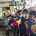 Siswa Sekolah Kreatif Menganti Belajar ke Pabrik Tahu
