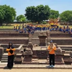 Belajar Sejarah, Siswa Sekolah Kreatif Menganti Datang ke Trowulan