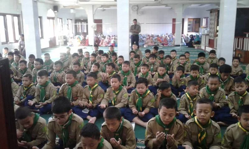 Fortasi Juga Melatih Adab Siswa Berada di Masjid