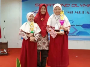 Menulis Cerpen Persaingan Capres Jokowi dan Prabowo, Siswa Ini Raih Juara